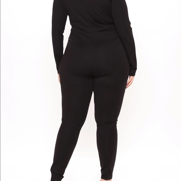 FASHION NOVA DEEP V JUMPSUIT - Picture 3 of 4